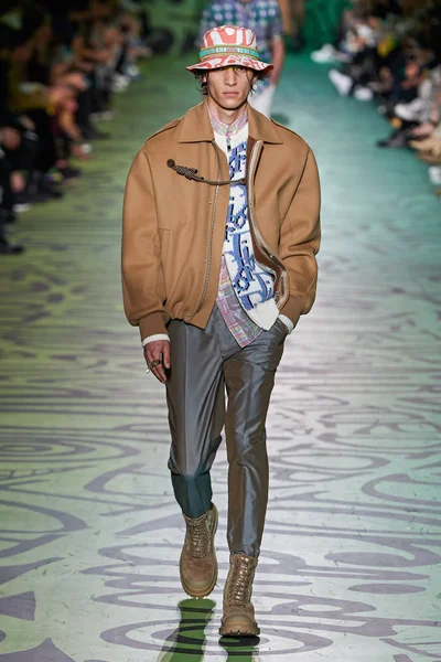 Look 26